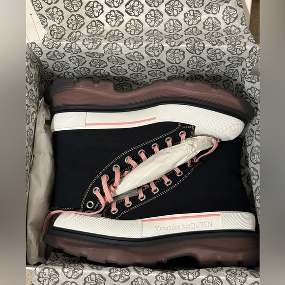 Authentic Alexander McQueen Brand New Tread Slick High Top Sneakers - Picture 7 of 14